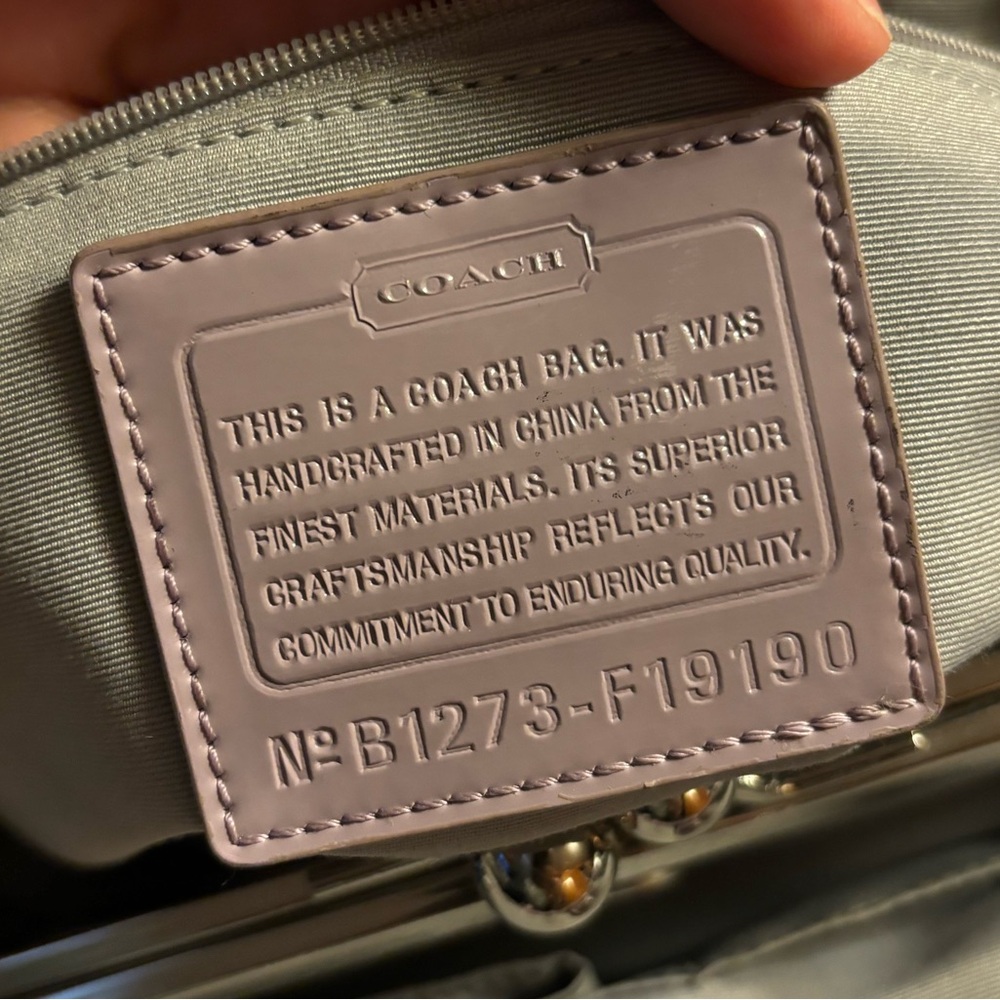 Lavendar coach bag - Picture 7 of 9